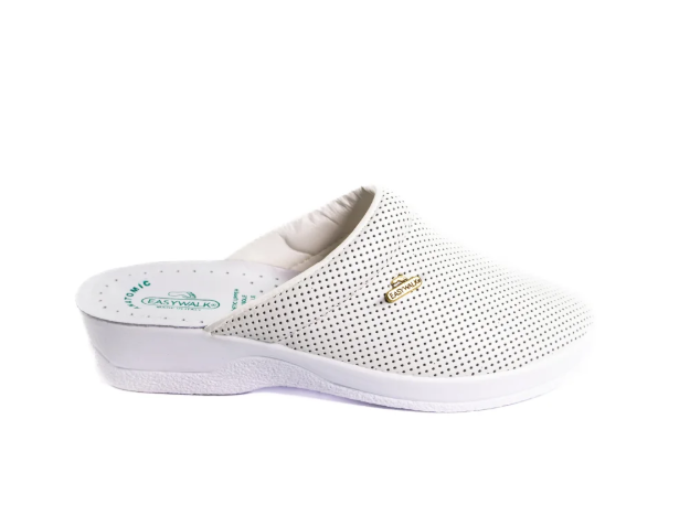 Obrázok z Dámské zdravotní pantofle na klínku v bílé barvě