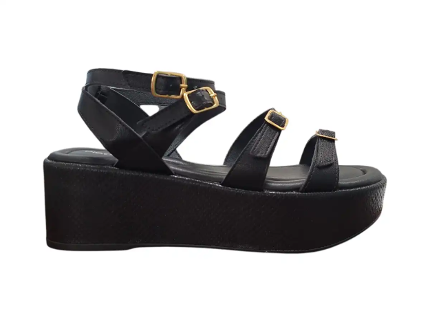 Obrázok z Piccadilly 485002-9 Dámske sandále na kline čierne