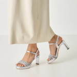 Obrázok z Tamaris 1-28390-46-957 Dámske sandále na podpätku strieborné