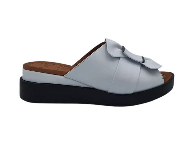 Obrázok z Wild 037-349-53 Dámske šľapky biele